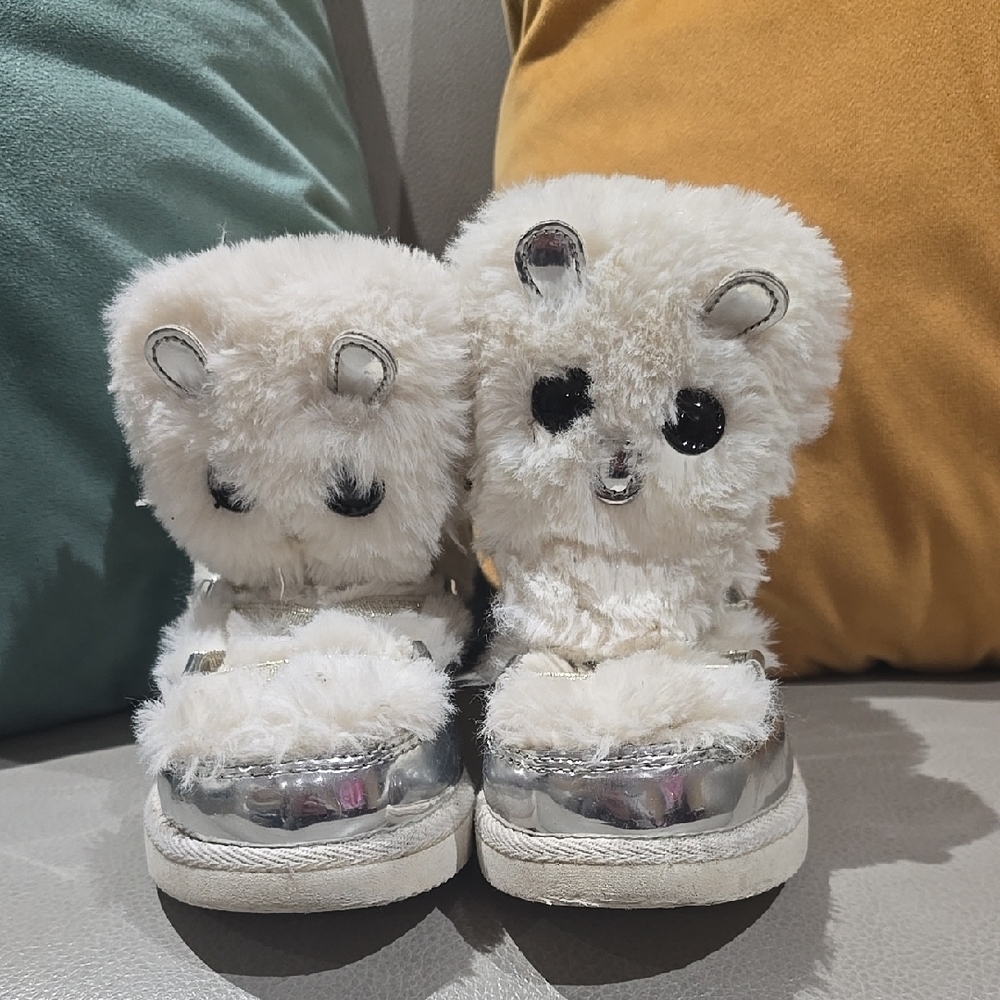 Gap Toddler Furry Animal Baby Booties with Silver Trim Size8